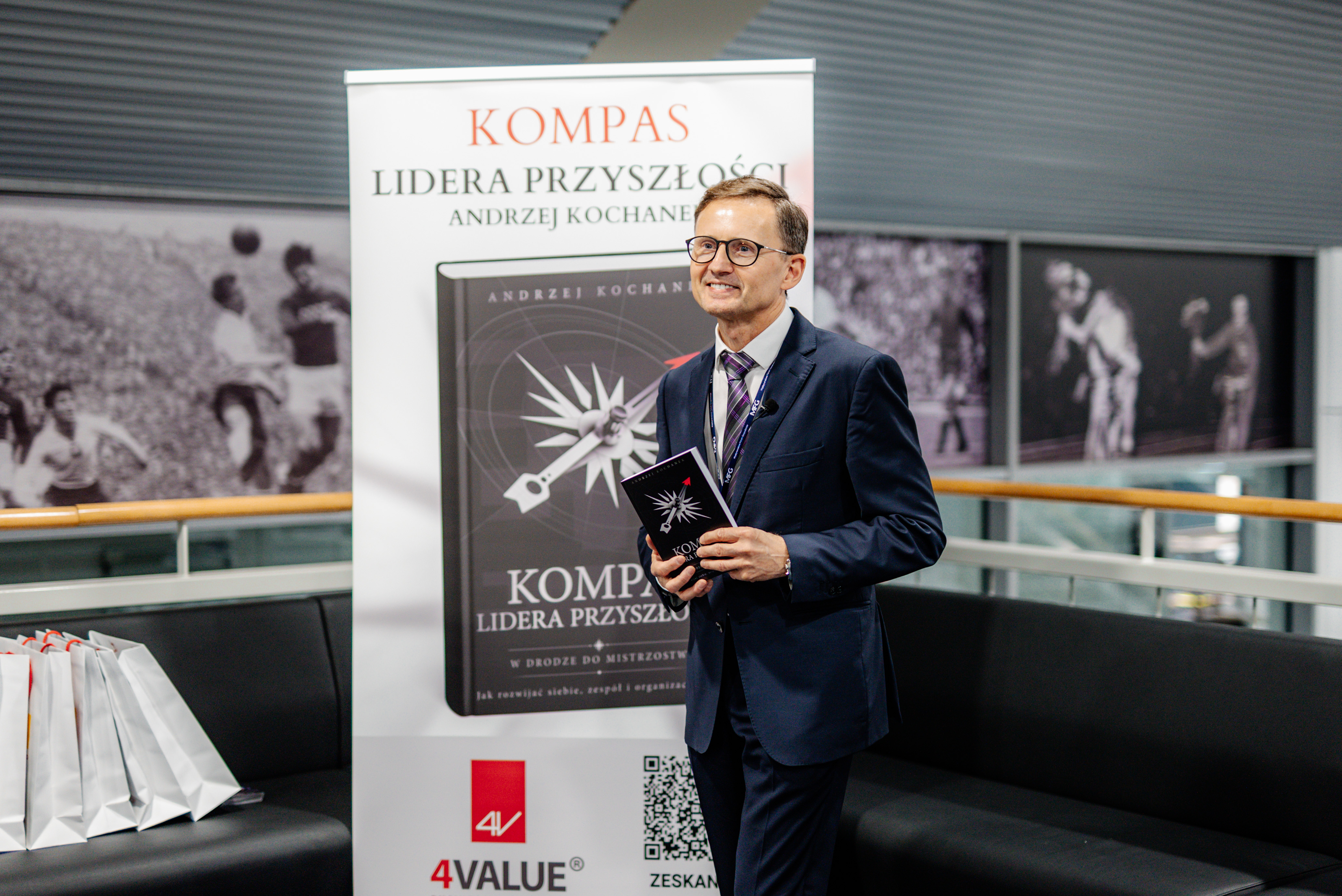 KOMPAS LIDERA PRZYSZŁOŚCI ANDRZEJ KOCHANEK